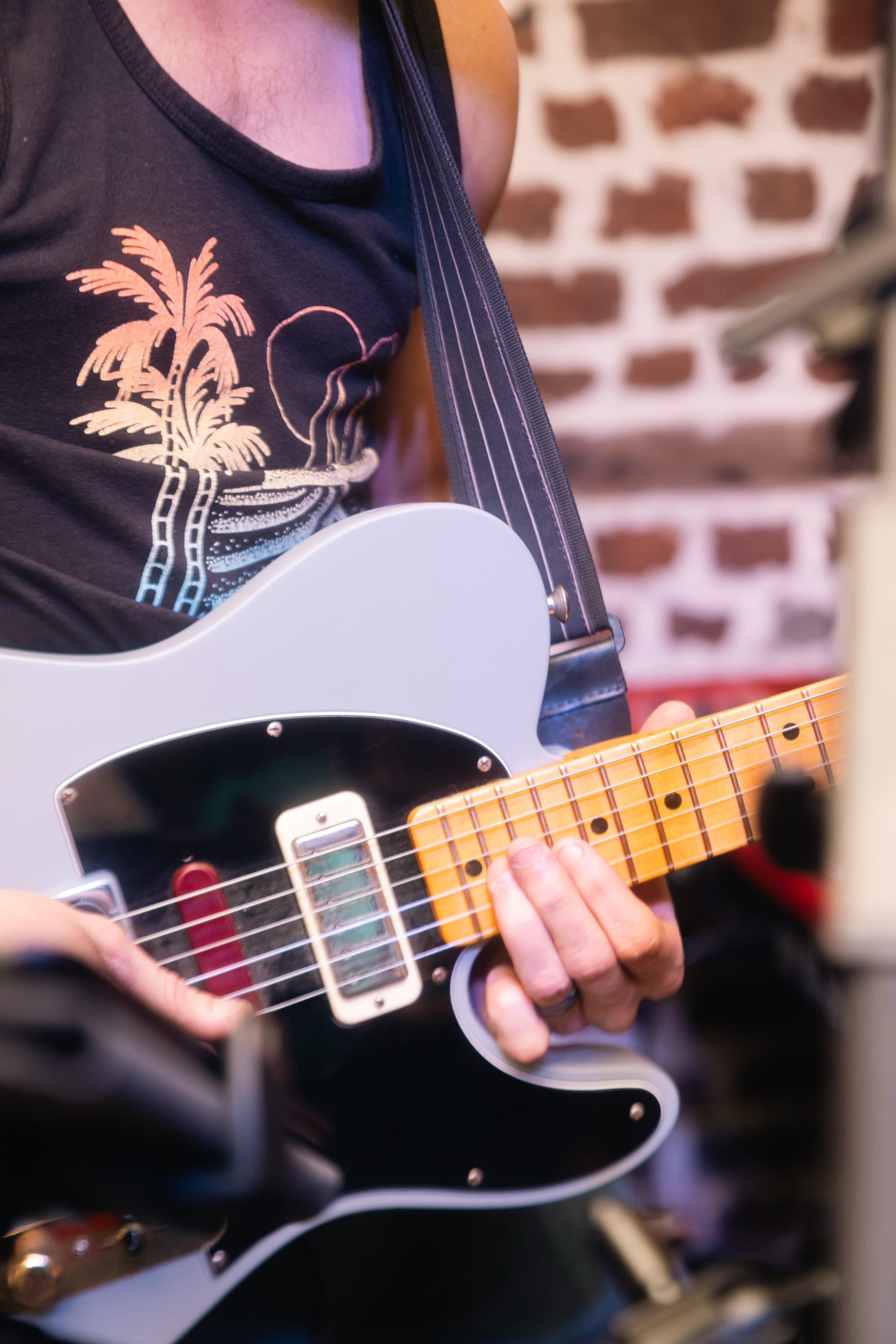 Close-up of a Telecaster mid-riff